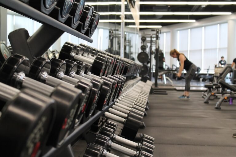 Muscle Building & Strength Supplements in Bangladesh: The Creatine and BCAA Guide